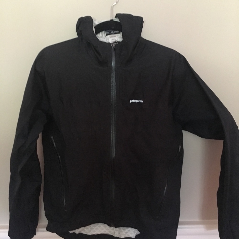 Patagonia Rain Jacket. Size small.